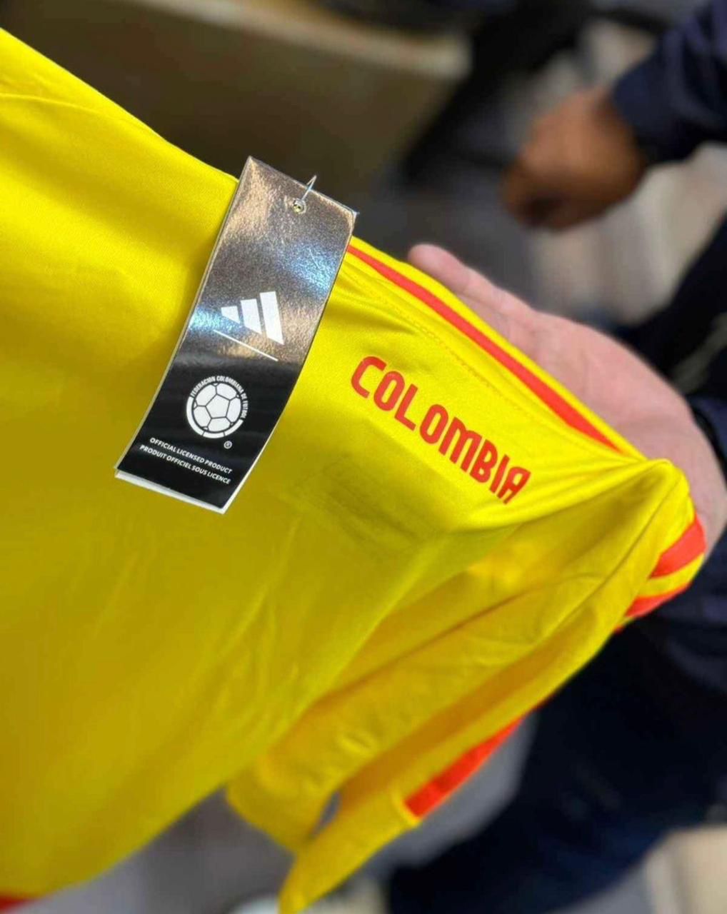 CAMISETA MASCULINA DE LA SELECCIÓN COLOMBIA 1.1